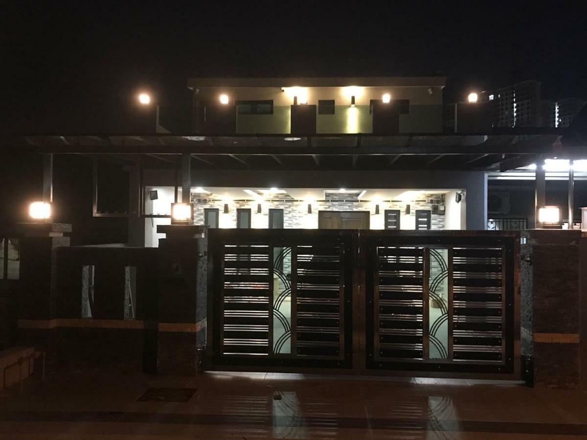 ג'והור בהרו Homestay Stardow~星窗名宿~ מראה חיצוני תמונה